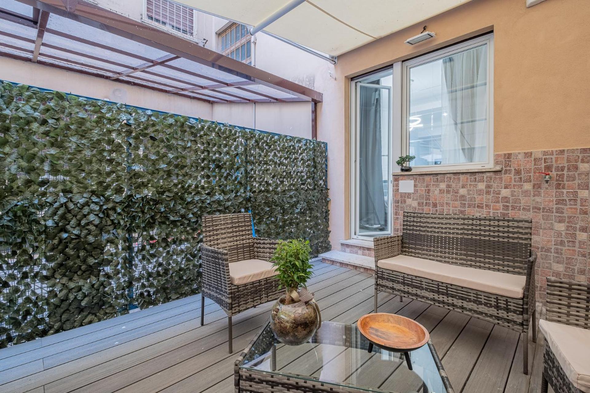 Carlo's House With Private Terrace Apartment Rom